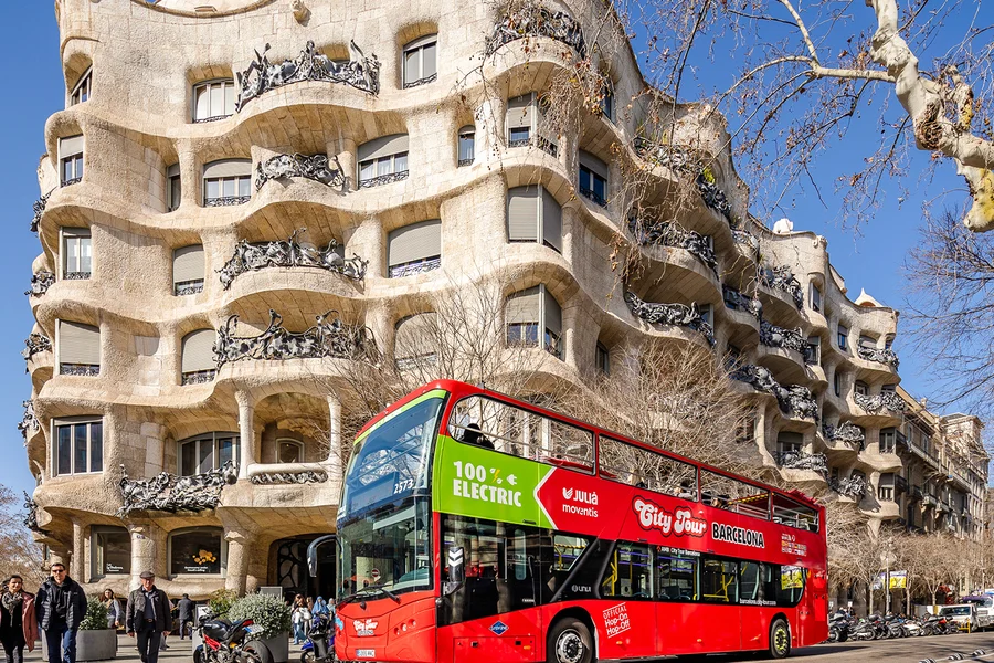 Barcelona City Tour: Hop-on Hop-off Bus Tour with Eco Catamaran Cruise, Barcelona