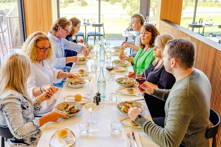 From Melbourne: Yarra Valley Wine Tour with 4 Wineries Visits and Gourmet Lunch at Balgownie Estate, Melbourne