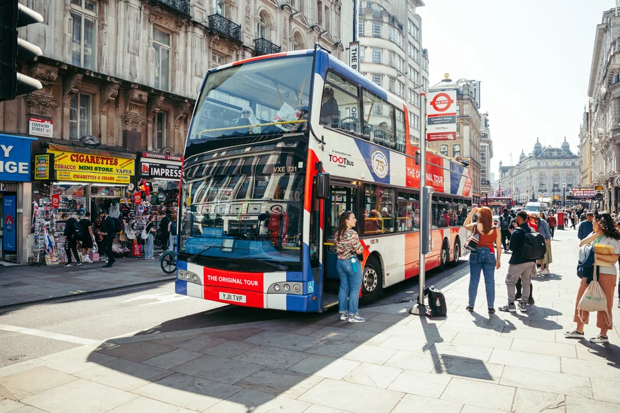 Tootbus: London Hop-on-Hop-off Bus Tour with Optional Thames River Cruise, London