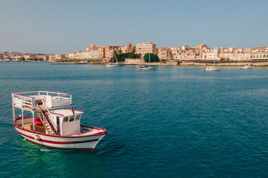 From Syracuse: Ortigia Island Boat Tour with Grotto Visit, Siracusa