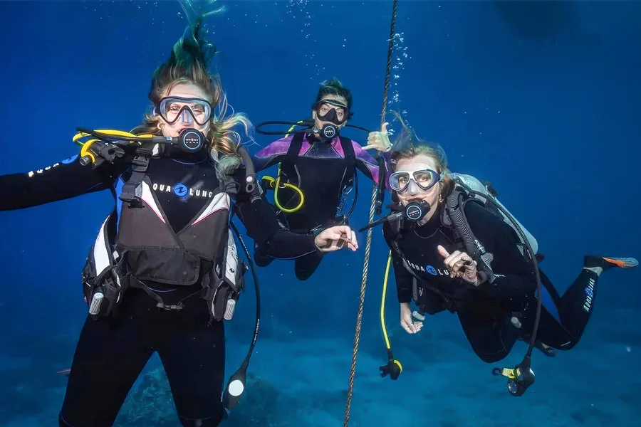 Maui Scuba Diving Lessons for Beginners, Hawaii