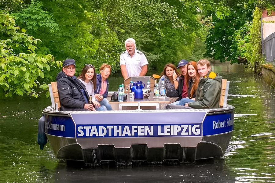 2-hour Motorboat Tour in Riverside Forest, Leipzig