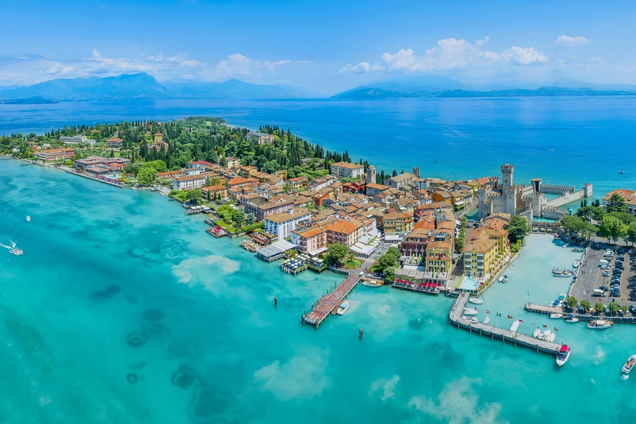 From Milan: Verona and Sirmione Day Trip with Private Lake Garda Boat Cruise, Milan