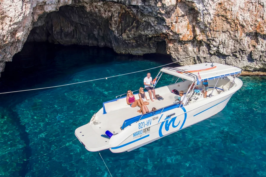 From Hvar: Blue Cave, Green Cave and 5 Islands Boat Tour, Split