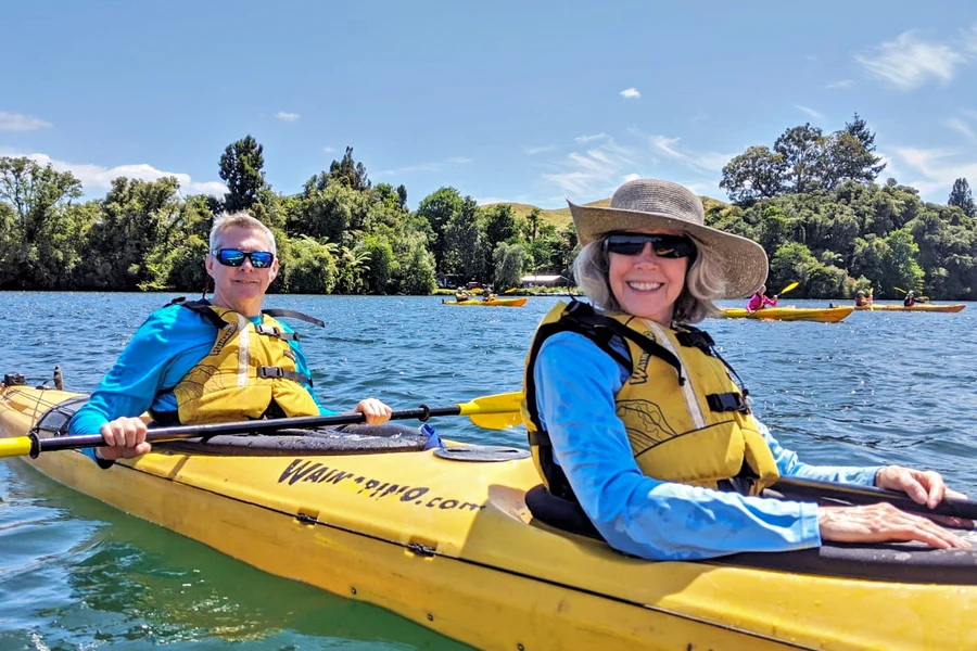 3.5-Hour Guided Kayak Tour of Lake Rotoiti with Manupirua Hot Pools Entry, Rotorua