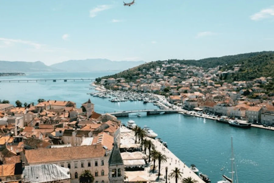 Bláa lónið, Šolta-eyja & Trogir: Hraðbátasigling frá Split, Split
