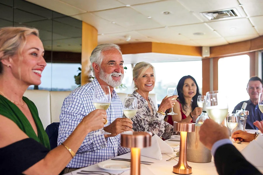 کروز ناهار ۲ یا ۳ مرحلهای کاپیتان کوک در بندرگاه سیدنی, Sydney
