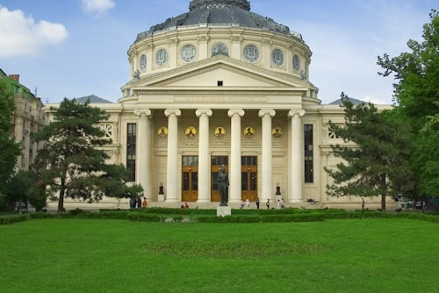 布加勒斯特觀光遊覽及民族村博物館, Bucharest