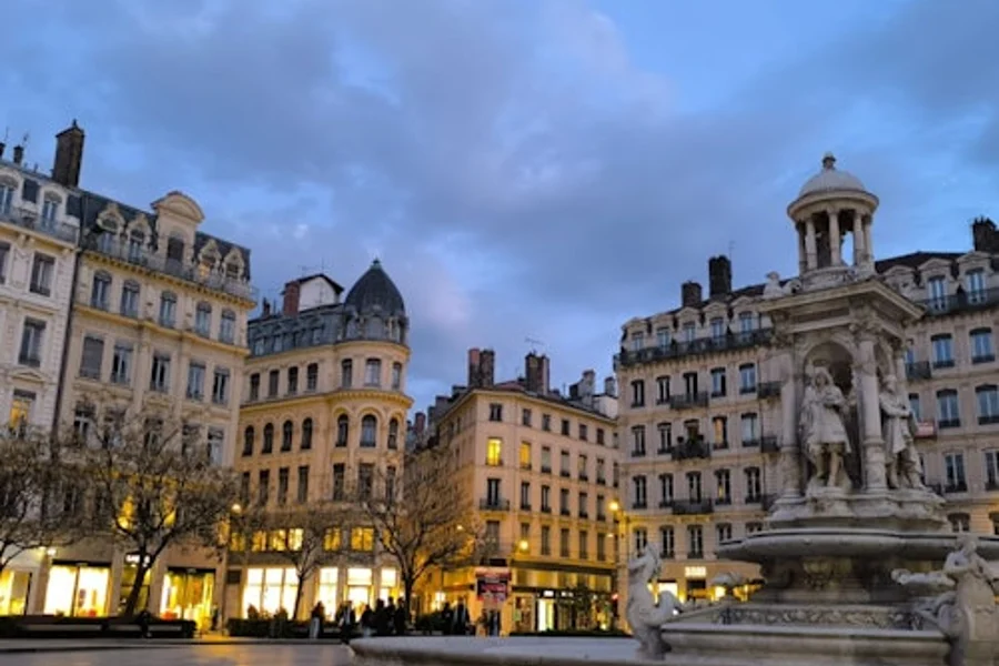 Lyon: Sunset Guided Food Tour, Lyon