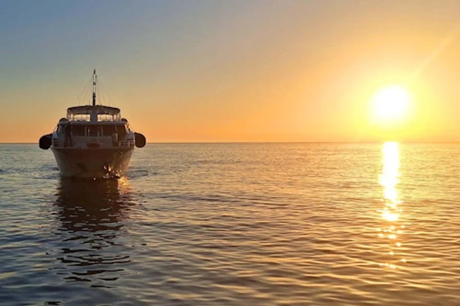 Cinque Terre: Sunset Tour with Aperitif, at Cinque Terre Boat Tours, La Spezia