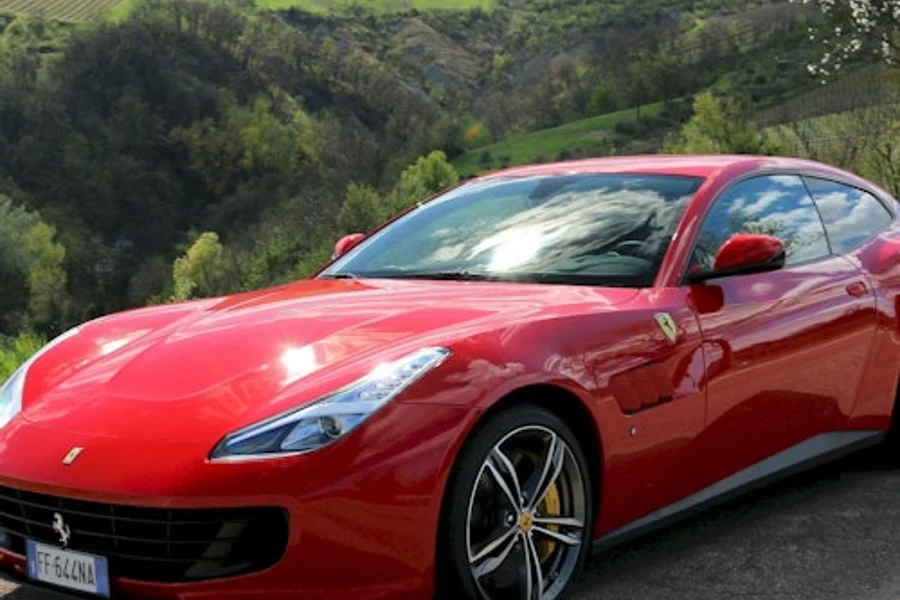 Test Drive Ferrari - Ferrari GTC4Lusso, Maranello