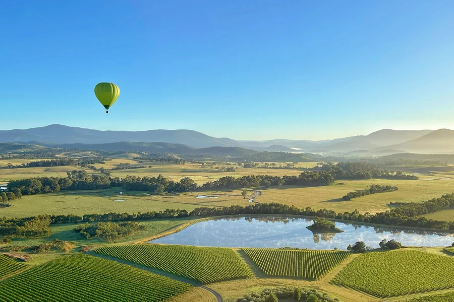 Penerbangan Belon Udara Panas Waktu Subuh di Lembah Yarra, Melbourne