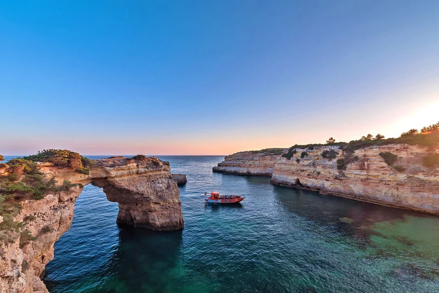 Ξενάγηση με Δελφίνια και Σπήλαια X Ride, Albufeira