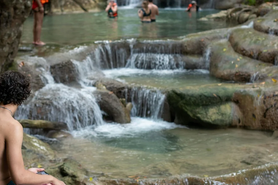 Dari Bangkok: Tur Taman Nasional Erawan - Air Terjun Erawan & Jembatan Sungai Kwai, at Day Trips from Bangkok, Bangkok