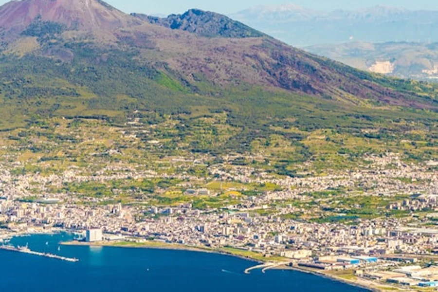Vesuvio: Ingresso Salta la Fila + Trasporto Andata e Ritorno da Pompei, Ercolano