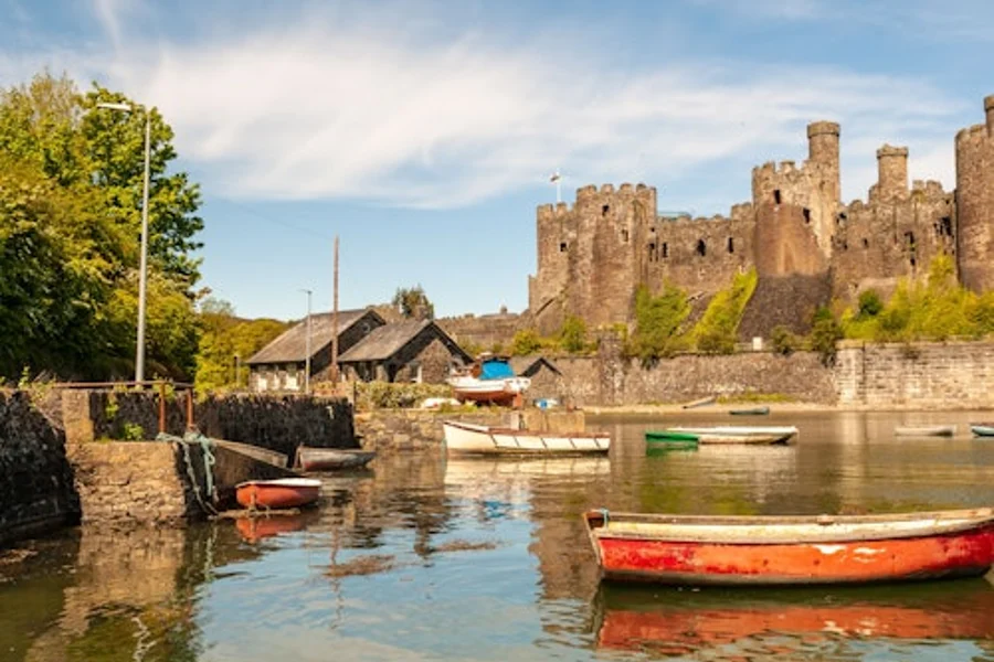 Snowdonia, North Wales & Chester: Guided Day Tour from Manchester, Manchester