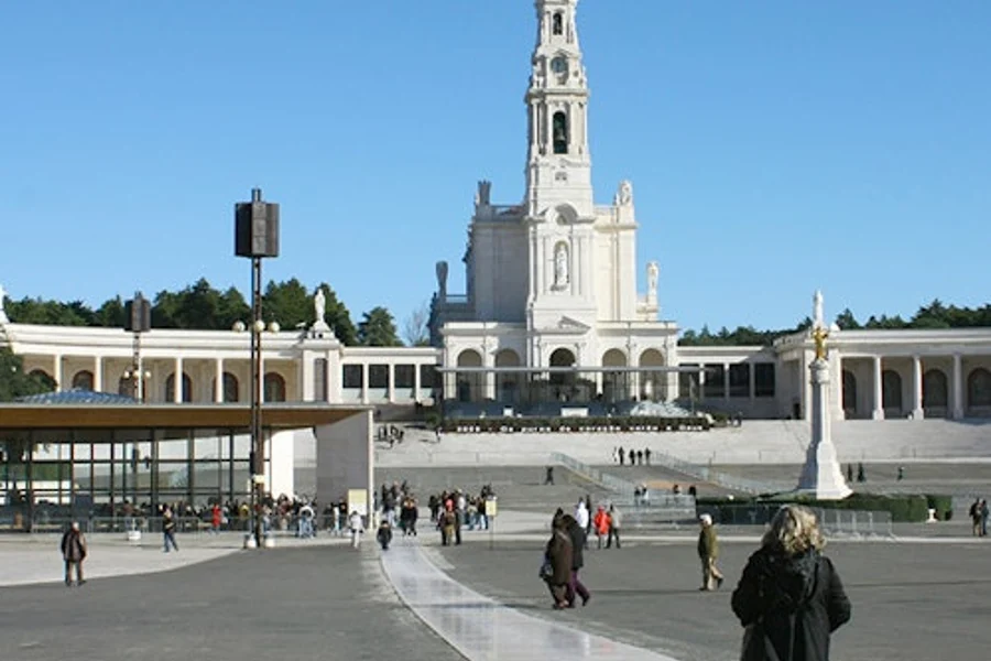 Fátima, Óbidos & Nazaré: Guided Small-Group Day Trip in a from Lisbon, Fatima