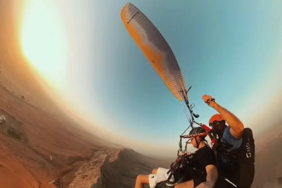 Sharjah: Guided Tandem Paragliding Experience, Sharjah