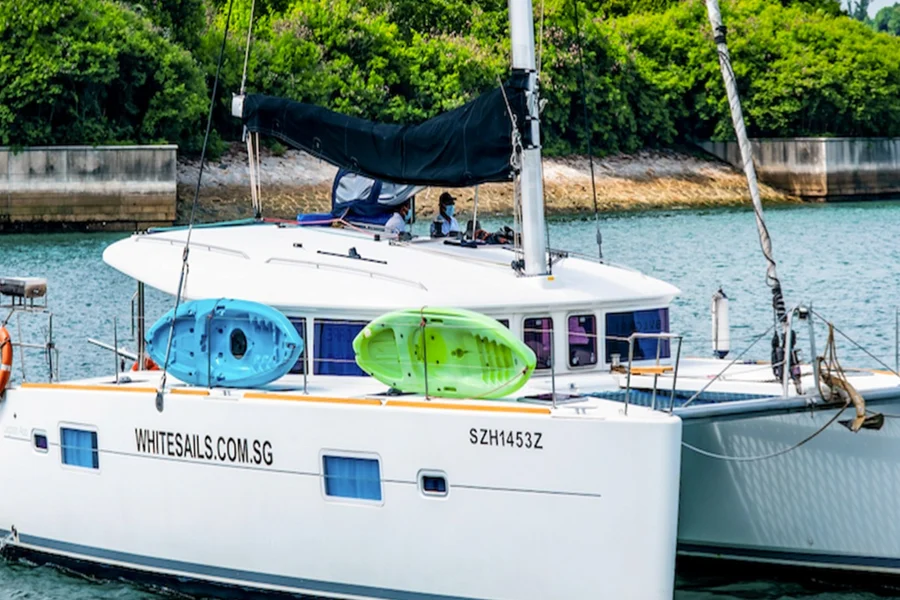 Charter Privado de Iate em Singapura, at ONE°15 Marina Sentosa Cove, Singapore