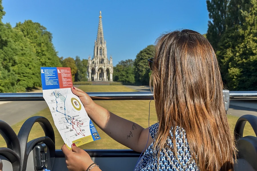 Jelajah Kota: Tur Bus Naik-Turun di Verona, Brussels
