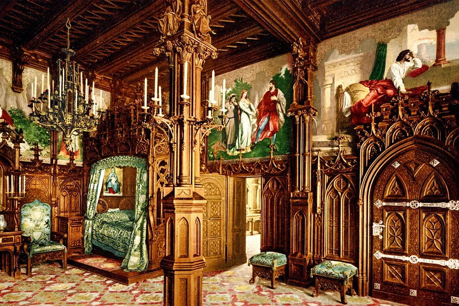 From Munich: Full-Day Guided Tour of Neuschwanstein & Linderhof Palace Grounds, Munich