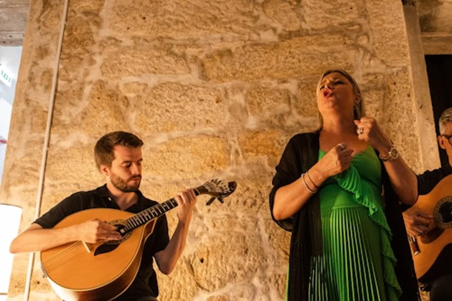 Porto: A Casa do Fado - Sao Joao Novo, Porto