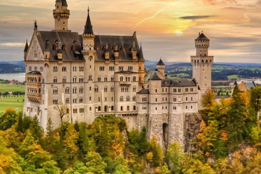 Neuschwanstein Castle: Skip The Line Ticket + Guided Tour + Horse Carriage Ride, Schwangau