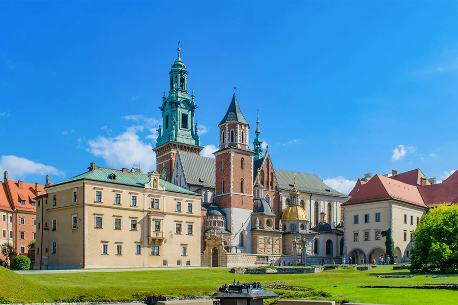 Wawel Castle Skip-the-Line Guided Tour with Optional Exhibitions, Krakow