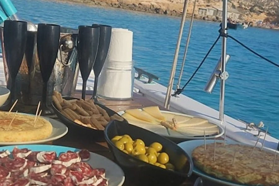 Ibiza: Boat Trip with Banana Boat, Food & Premium Open Bar, Ibiza