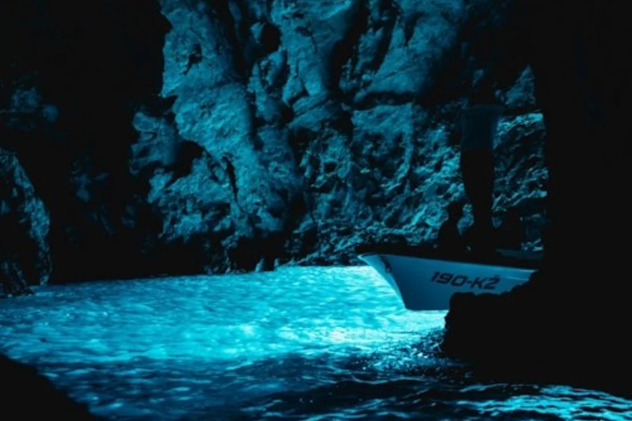 Bláa hellirinn, Hvar & 5 eyjar: Hraðbátstúr, Split
