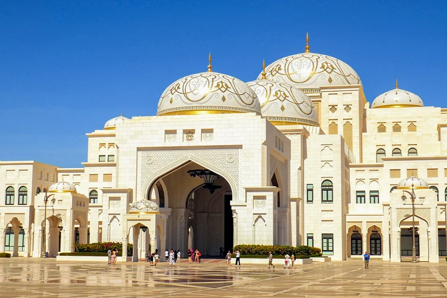 探索阿布扎比:豪华多语言导游服务,含酒店接送, Abu Dhabi