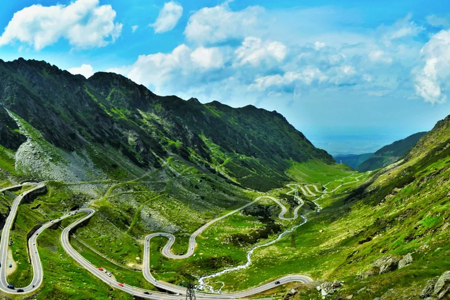 Transfagarasan, Targoviste y Castillo de Poenari: Excursiones de un día desde Bucarest, Bucharest