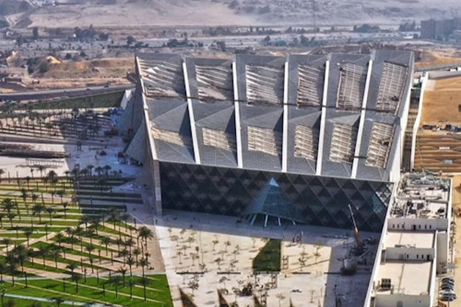 Grand Egyptian Museum & Giza Pyramids: Guided Tour + Lunch + Transfer