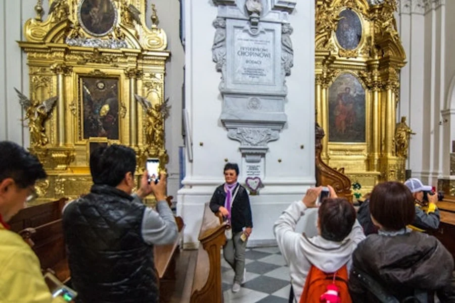 Warsaw: Guided Walking Tour with Fryderyk Chopin Museum & Concert, Warsaw