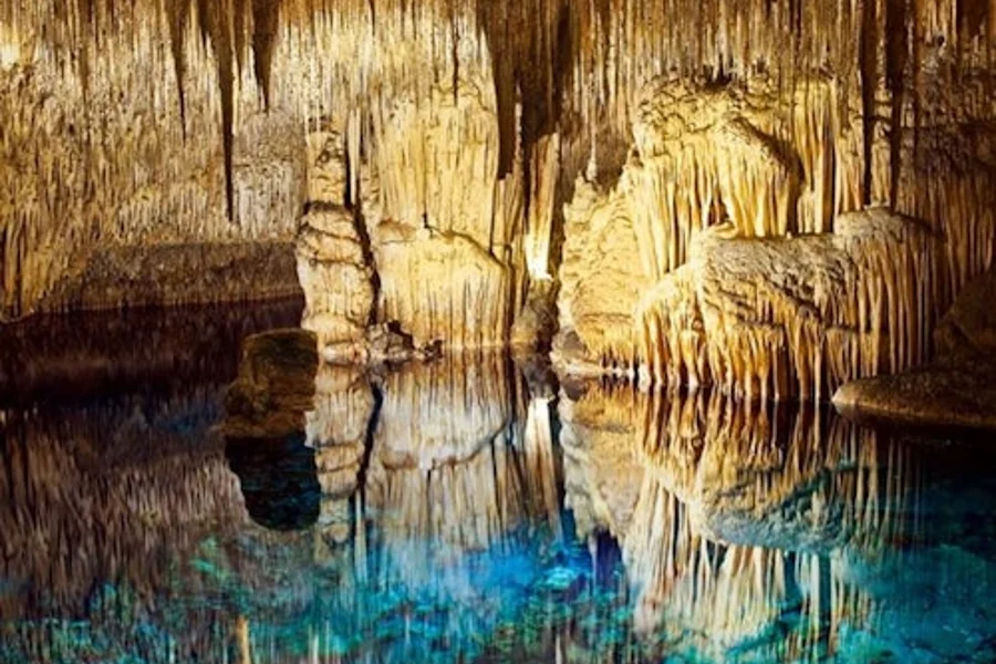 Mallorca: Drach-grottorna & Porto Cristo Halvdagsutflykt med Buss, at Caves of Drach, Porto Cristo