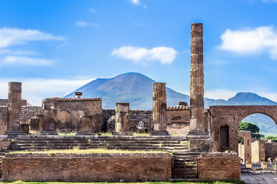 Lawatan Berpandu Tanpa Beratur ke Pompeii, at Naples, Pompeii and Naples