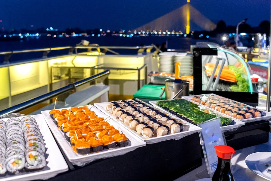 Planet Cruise dengan Makan Malam Buffet Internasional, Bangkok
