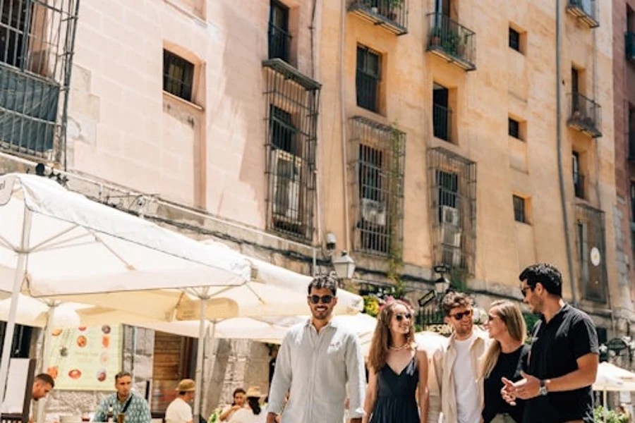 Madrid: Lawatan Gastronomi Kumpulan Kecil dengan Tapas, Wain & Rooftop, Madrid