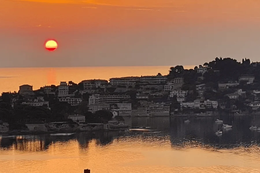 שייט סירה בשקיעה ניס וסן ז'אן קאפ פראט, Monaco and French Riviera