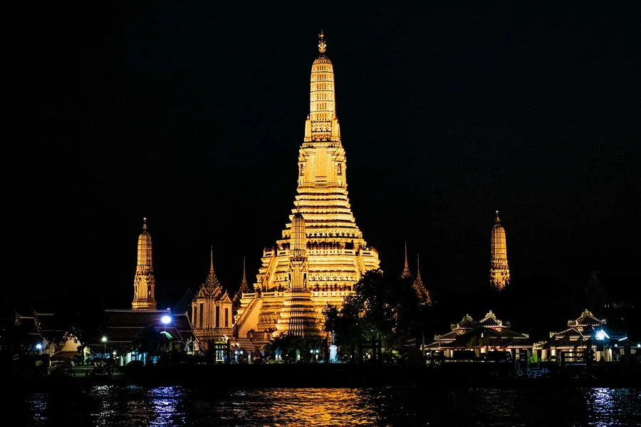 Tur Sepeda Malam di Bangkok dengan Kuil & Pasar Bunga, Bangkok