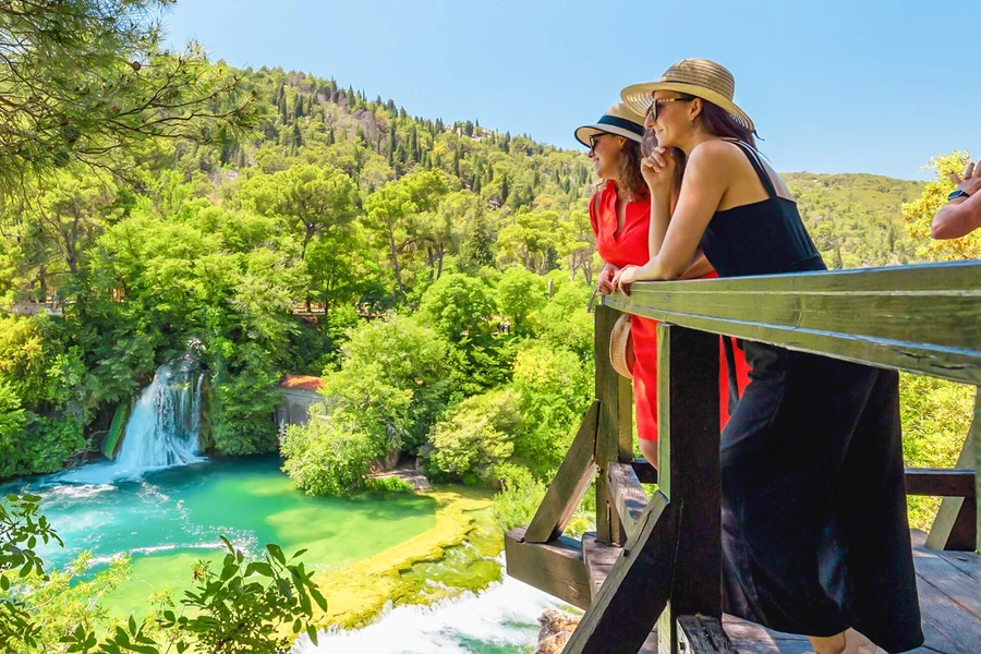 Frá Split: Heilsdagsferð til Krka þjóðgarðs með bátsferð og sund án aðgangsmiða, at Krka, Split
