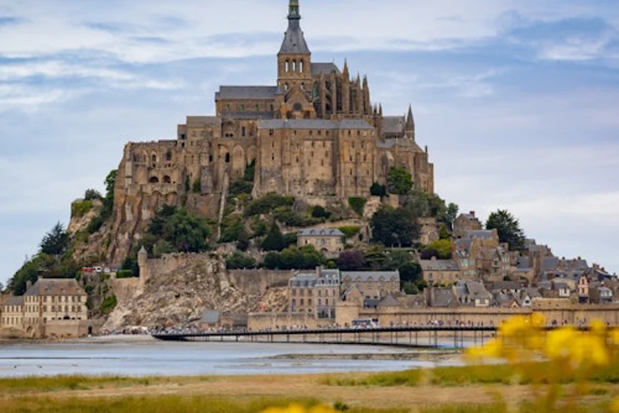 Mont Saint-Michel i Abadia: Visita guiada de tot el dia des de Bayeux, at Mont Saint-Michel Abbey, Le Mont Saint Michel