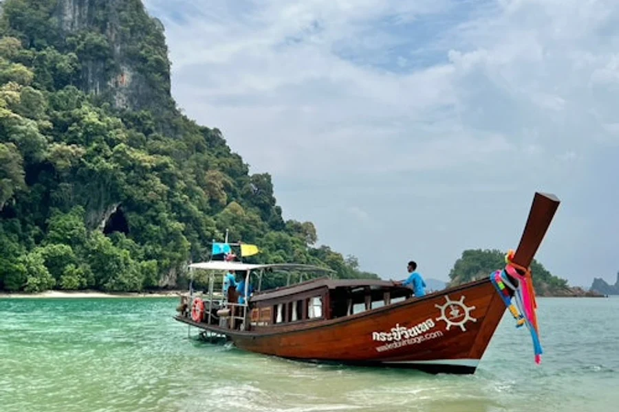 香港島:豪華復古遊艇一日遊, Krabi