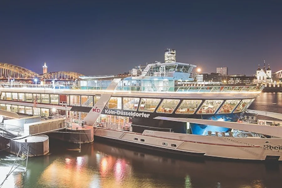 Keulen: Rijn Rivier Winter Middag Boottocht, Cologne