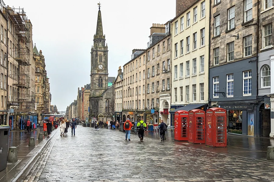 Perili Royal Mile ve Yeraltı Yürüyüş Turu, at Mercat Cross, Edinburgh