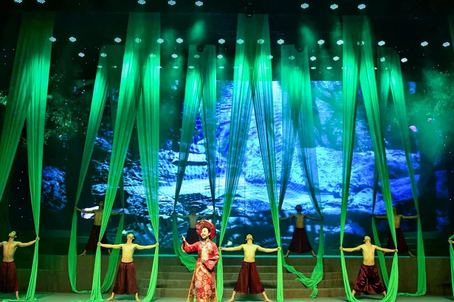 Pertunjukan Menawan Danang (Tiket Masuk), at Charming Danang Show, Da Nang