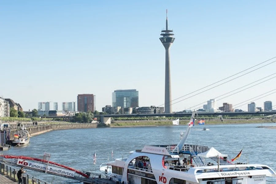 杜塞尔多夫:观光游船, Dusseldorf