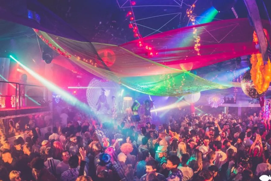 Pacha pada Hari Sabtu: Tiket Flower Power, Ibiza