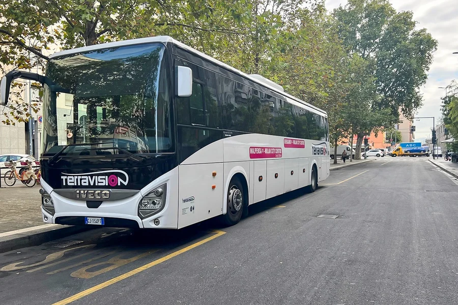 Transfer cu autobuzul: Stația de Autobuz Aeroportul Bergamo către/de la Milano Centrale cu Terravision, at Bergamo Airport, Milan