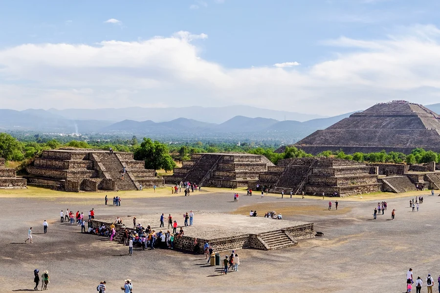 特奧蒂瓦坎快速入場, at Teotihuacán, Mexico City